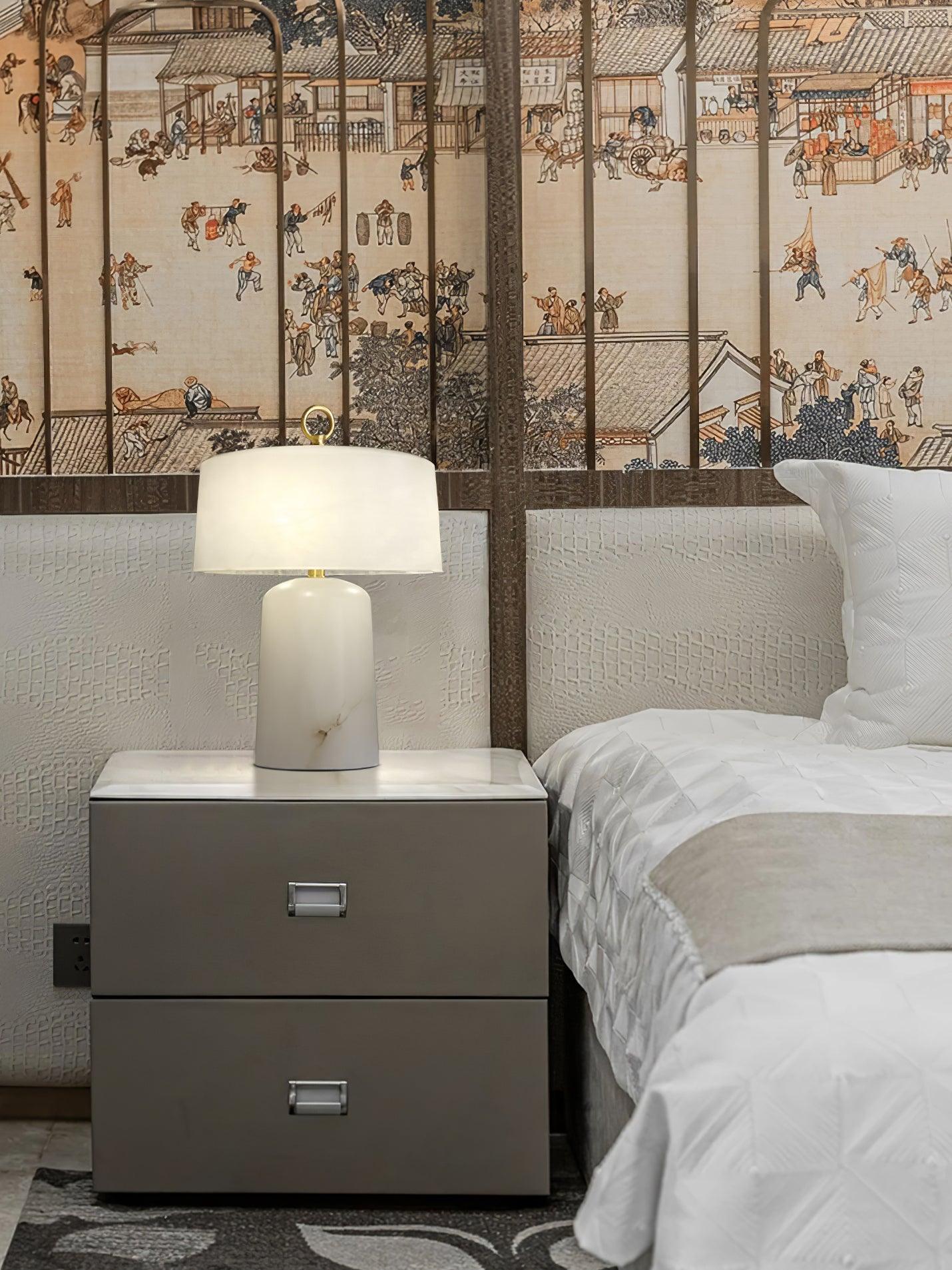 Lampe à poser moderne Walden en Albâtre Blanc et laiton