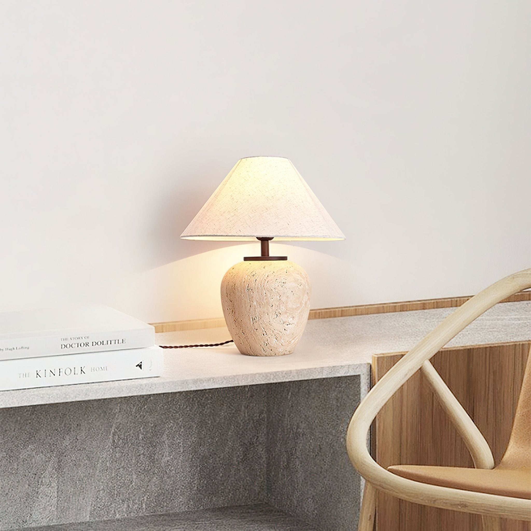 Lampe à poser moderne Vigbert en Travertin Beige et blanc