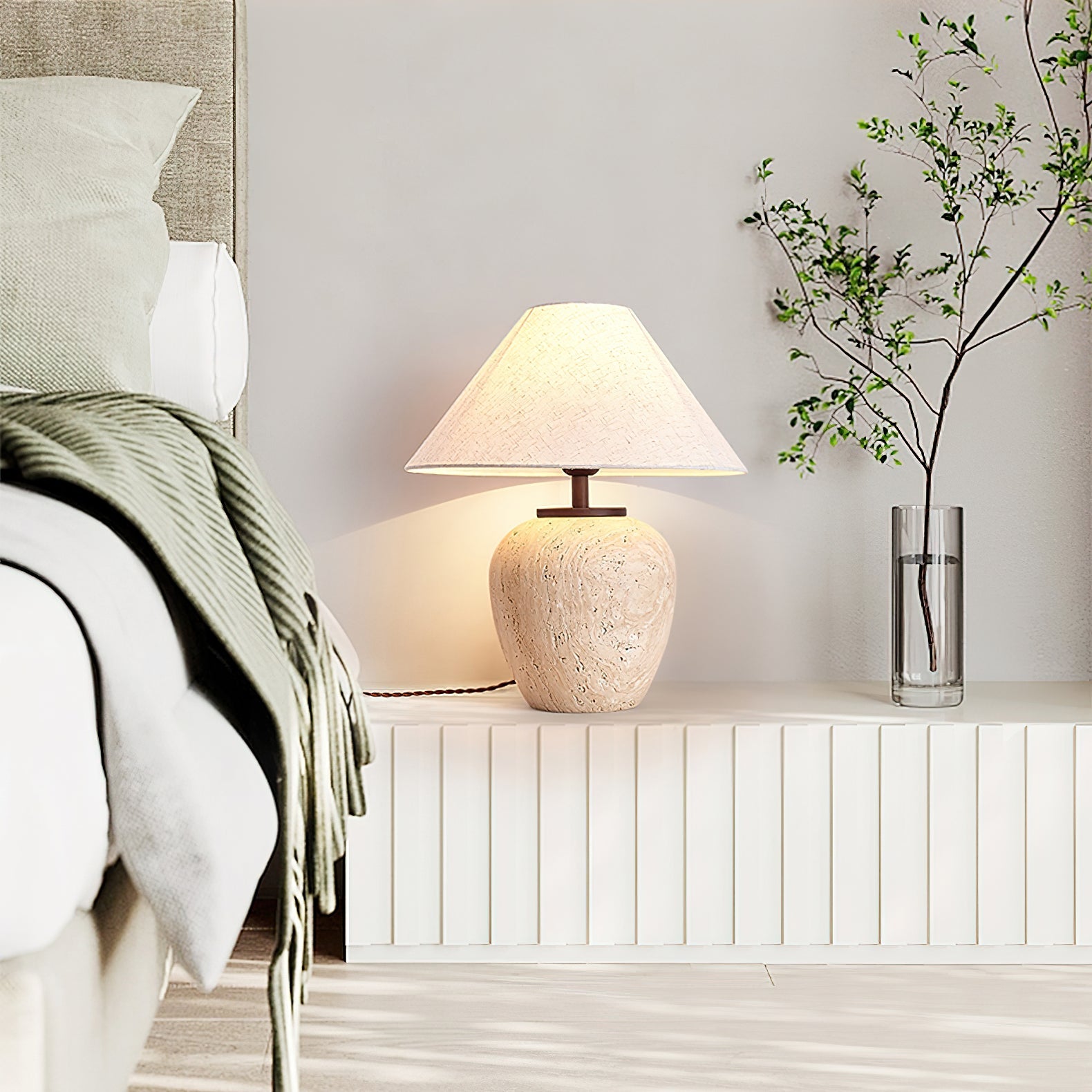 Lampe à poser moderne Vigbert en Travertin Beige et blanc