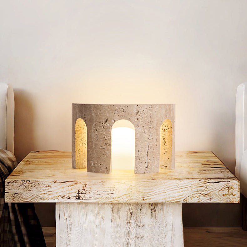 Lampe à poser moderne Jagger en pierre Travertin jaune et blanc