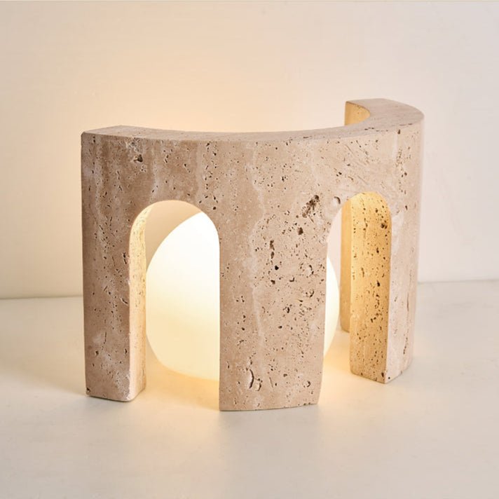 Lampe à poser moderne Jagger en pierre Travertin jaune et blanc