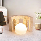 Lampe à poser moderne Jagger en pierre Travertin jaune et blanc