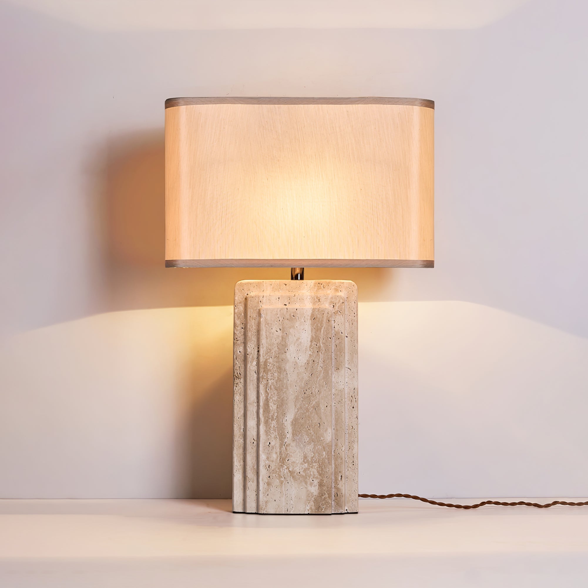 Lampe à poser moderne Cleon en Travertin jaune et beige