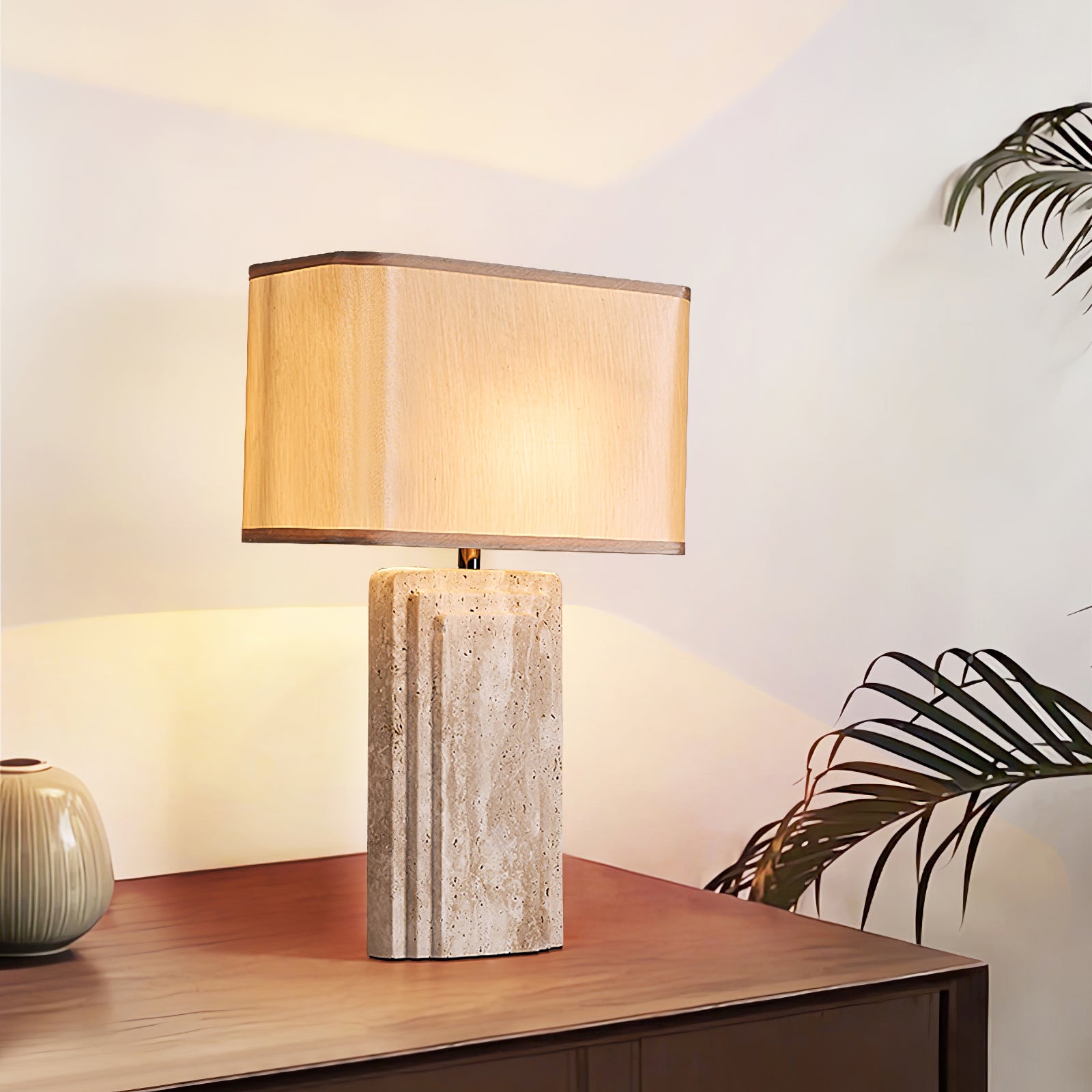 Lampe à poser moderne Cleon en Travertin jaune et beige