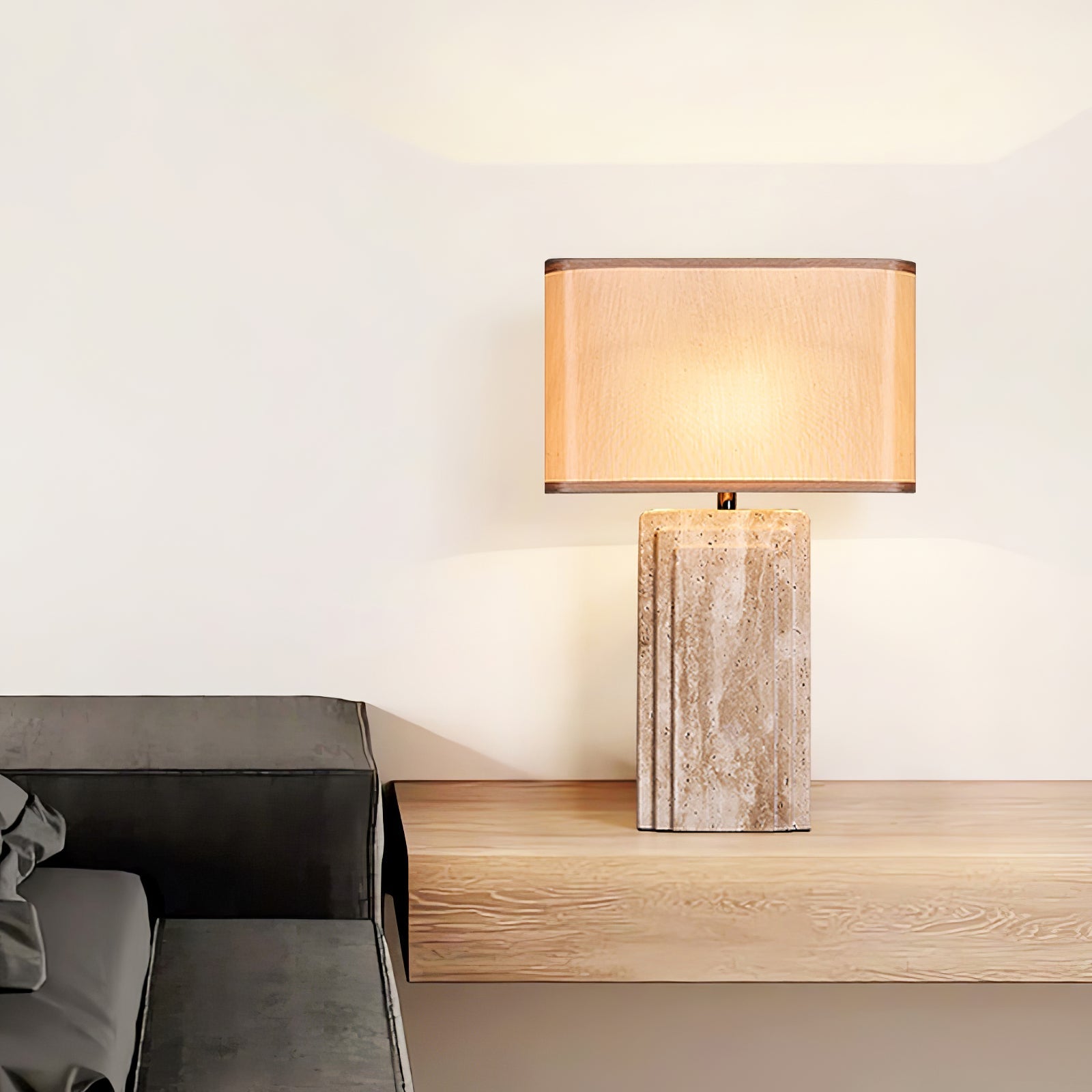 Lampe à poser moderne Cleon en Travertin jaune et beige