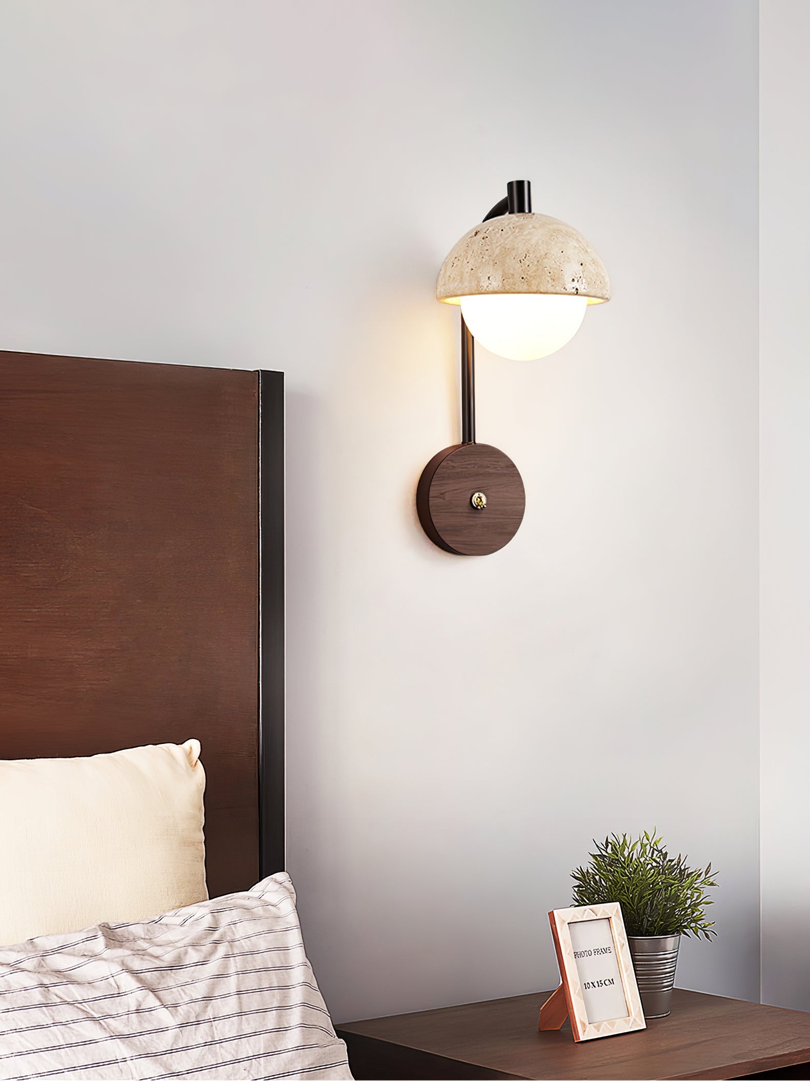 Applique murale moderne Cleon en Travertin jaune et noyer bois