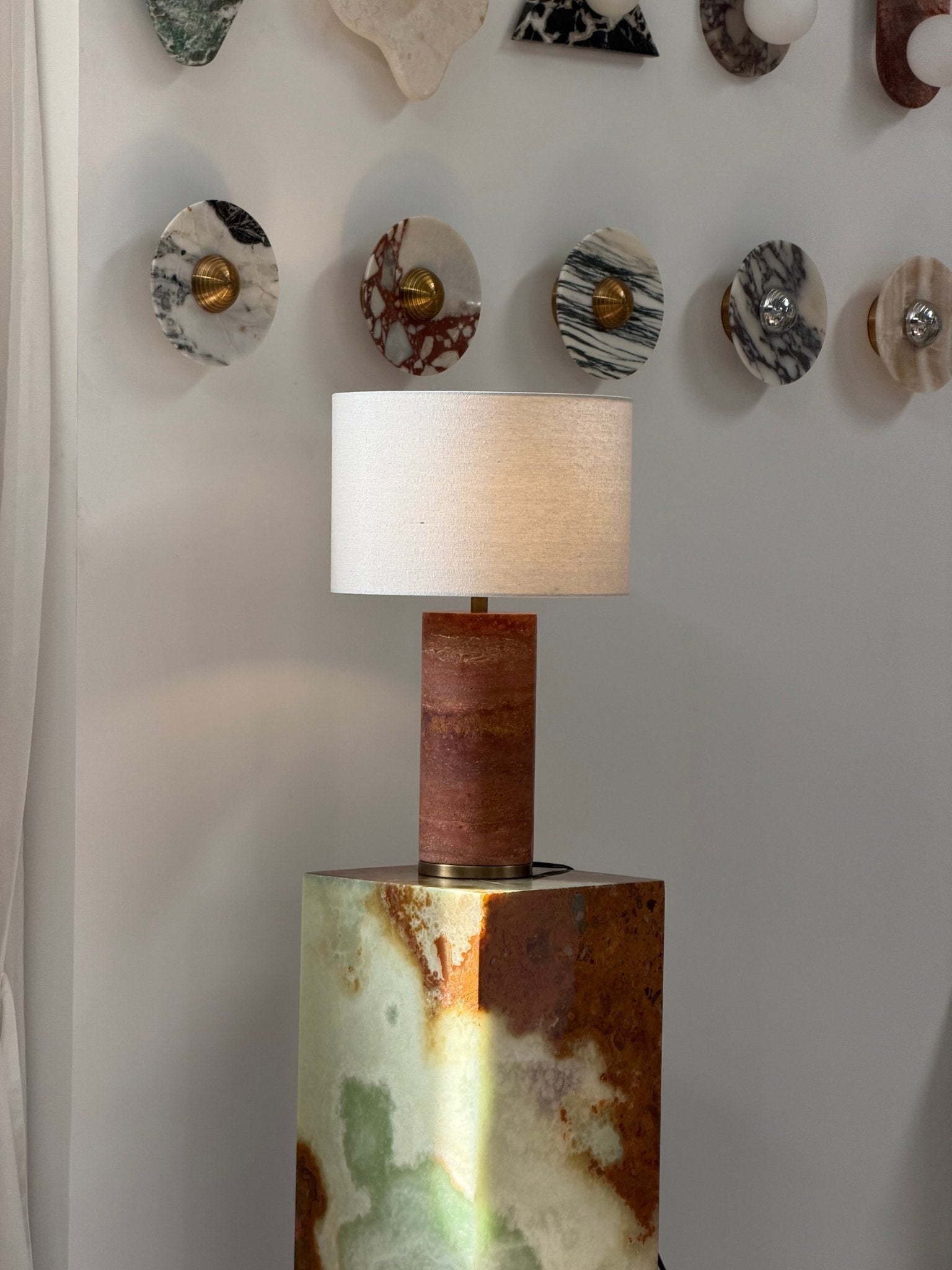 Lampe à poser moderne Hob en pierre, Travertin Vert marbre et noir