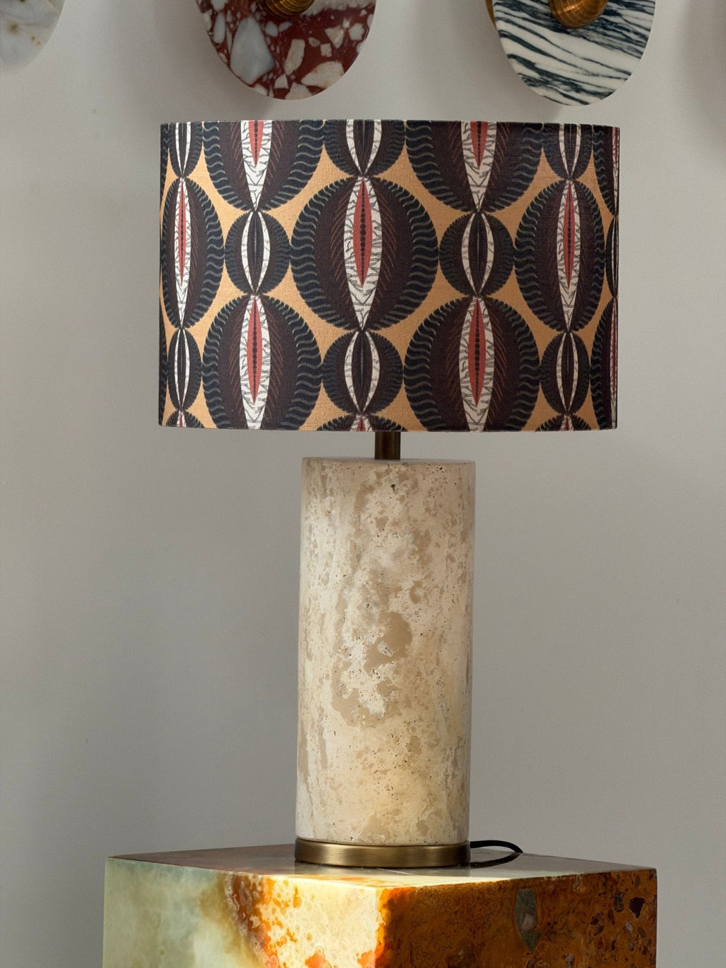 Lampe à poser moderne Hob en pierre, Travertin Vert marbre et beige