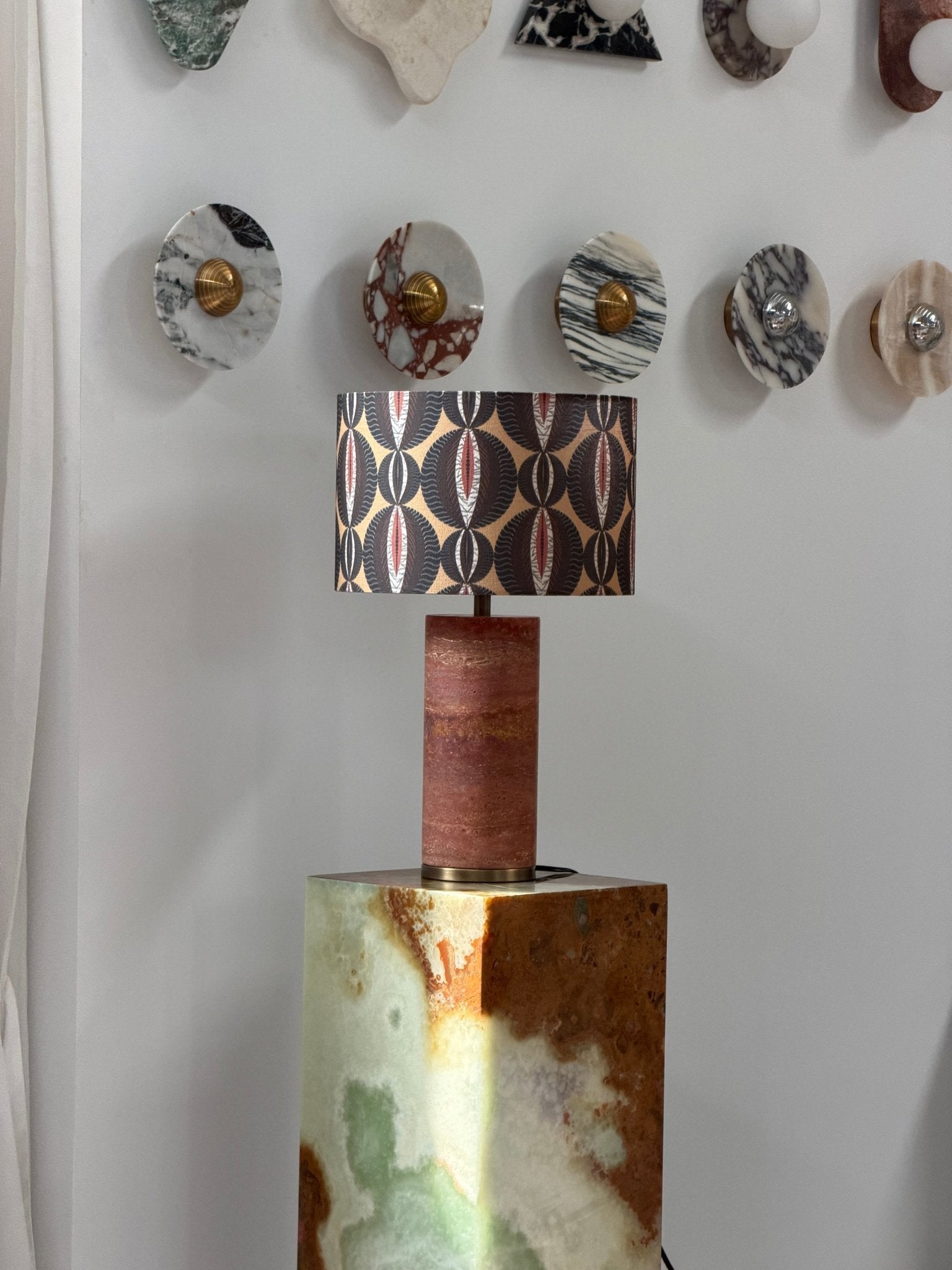 Lampe à poser moderne Hob en pierre, Travertin Vert marbre et noir