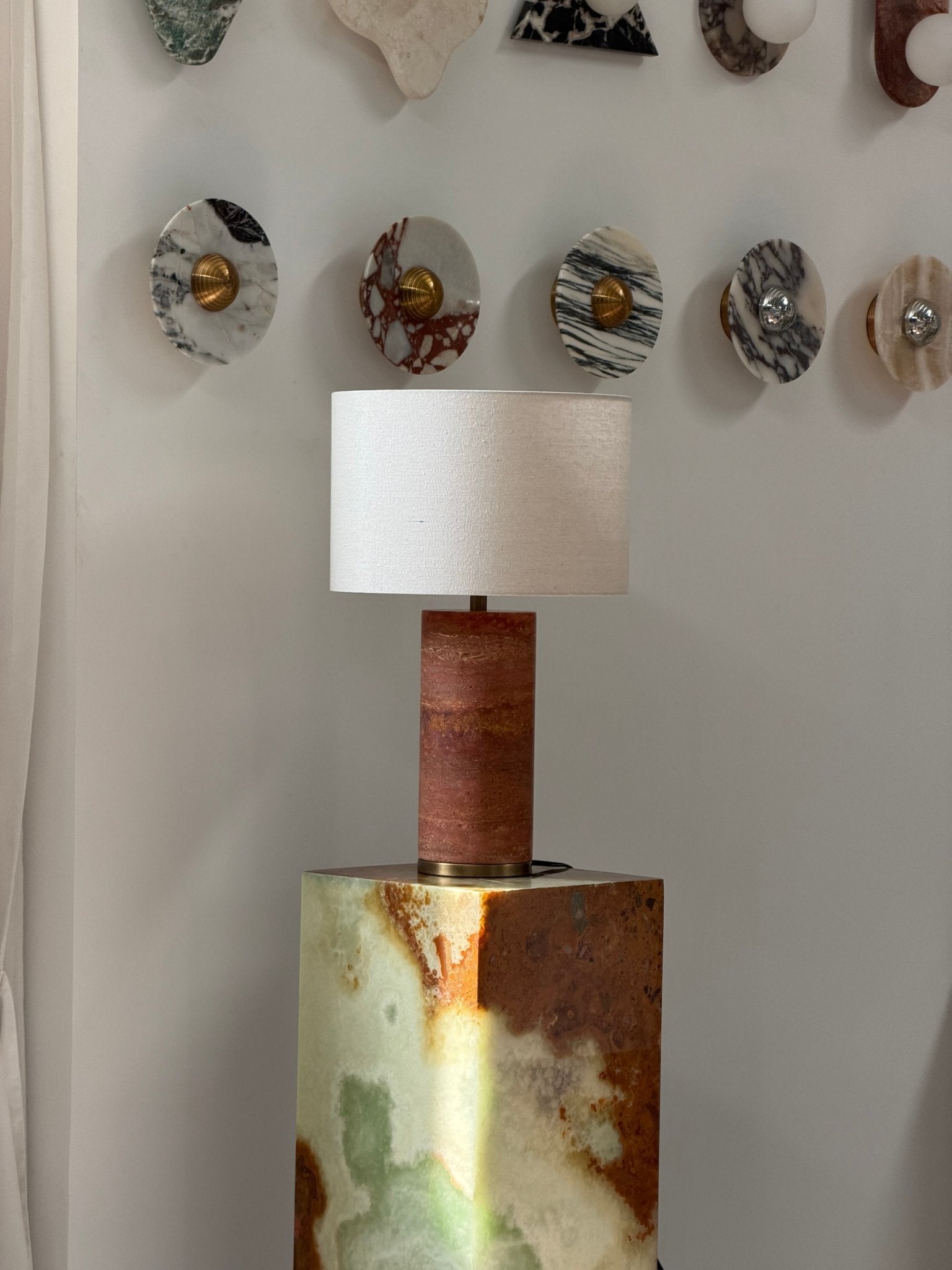 Lampe à poser moderne Hob en pierre, Travertin Vert marbre et noir