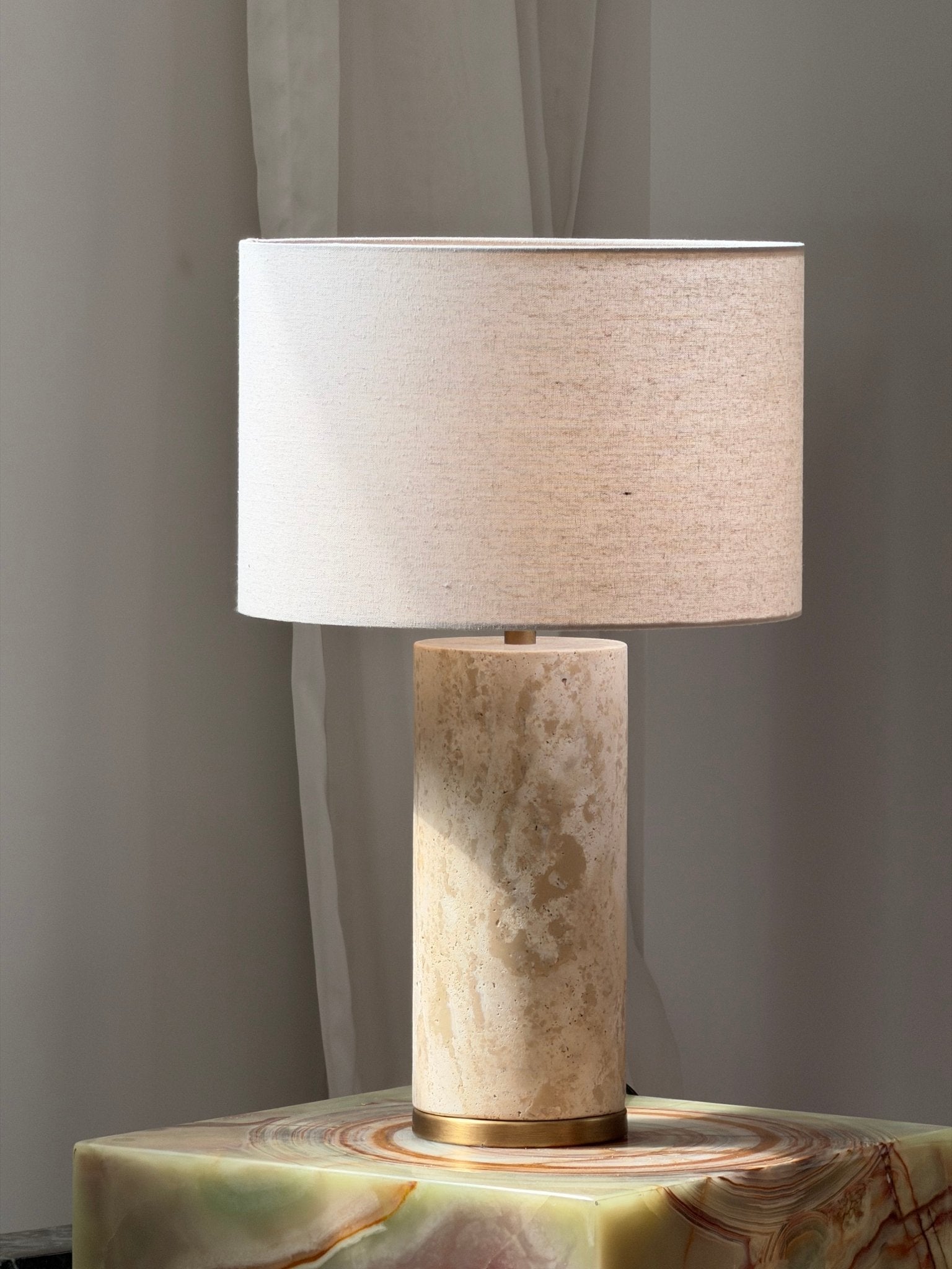 Lampe à poser moderne Hob en pierre, Travertin Vert marbre et beige