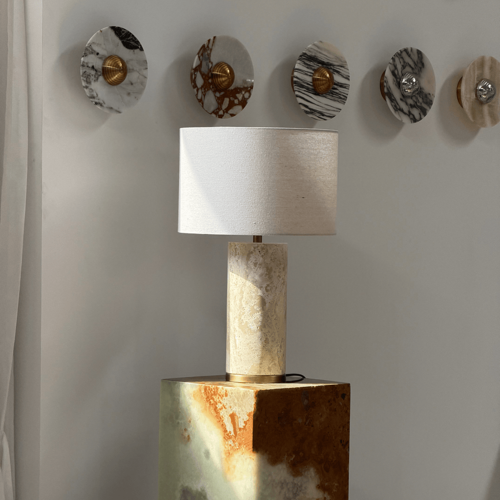 Lampe à poser moderne Hob en pierre, Marbre Travertin jaune et beige