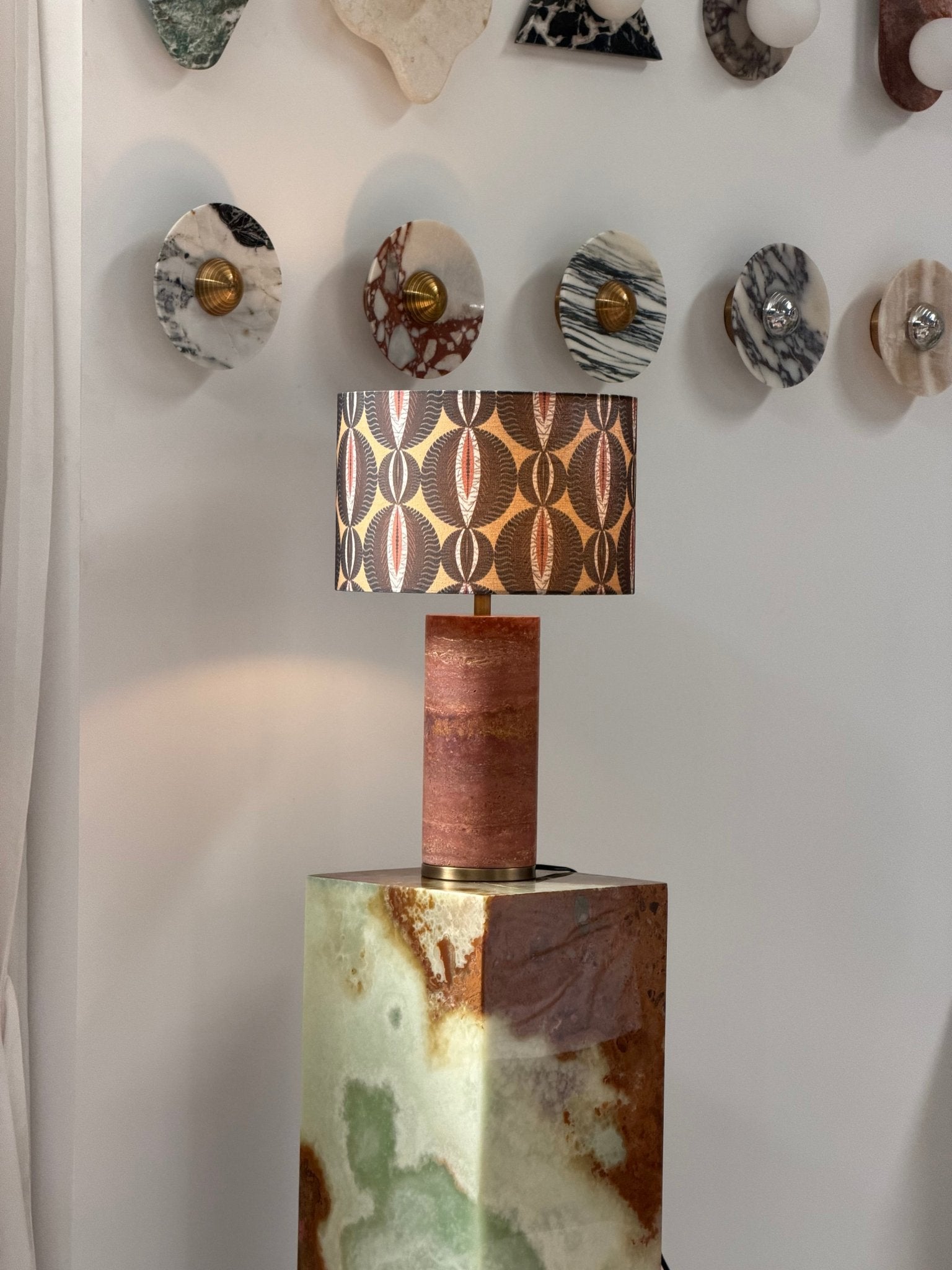 Lampe à poser moderne Hob en pierre, Travertin Vert marbre et noir