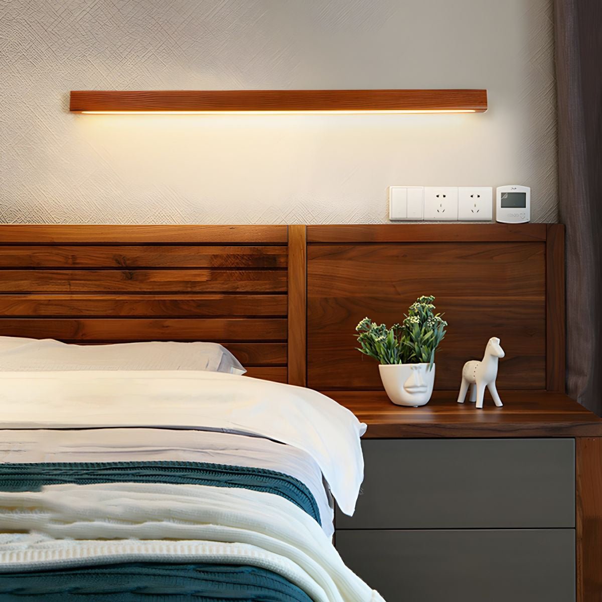 Applique murale moderne Siggi en bois Noyer