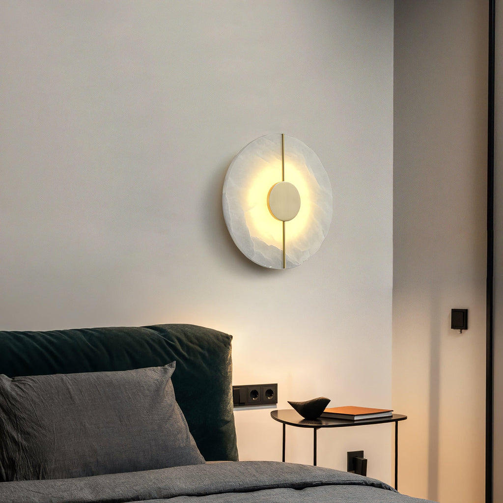 Applique murale moderne Hemsley en Albâtre Blanc et laiton