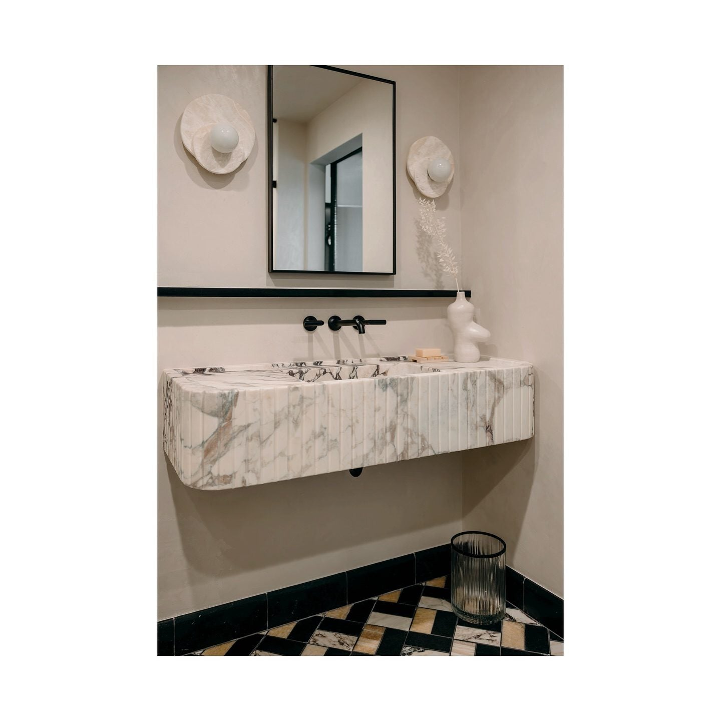 Applique murale moderne Hedvig en pierre, Marbre Beige albâtre