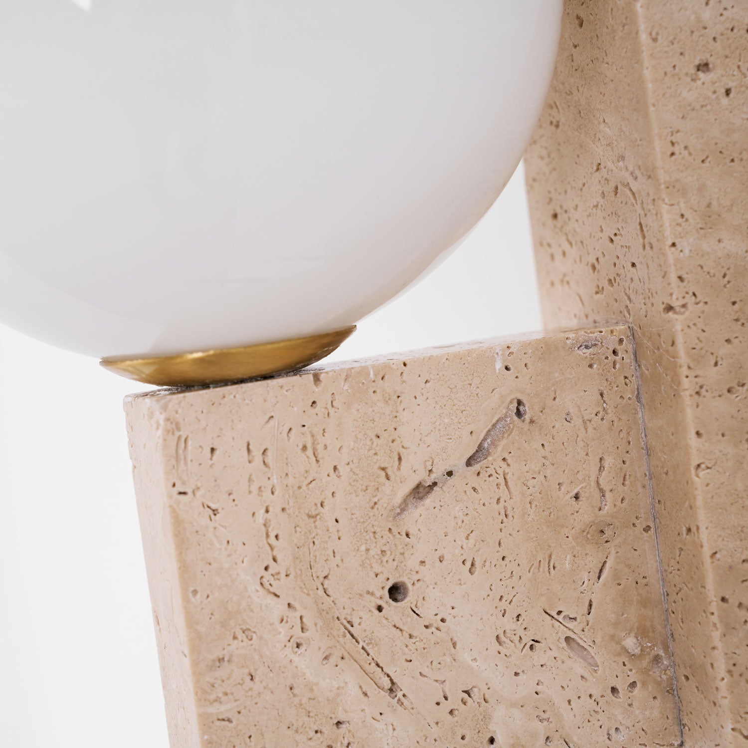 Applique murale moderne Aldric en Travertin jaune et blanc
