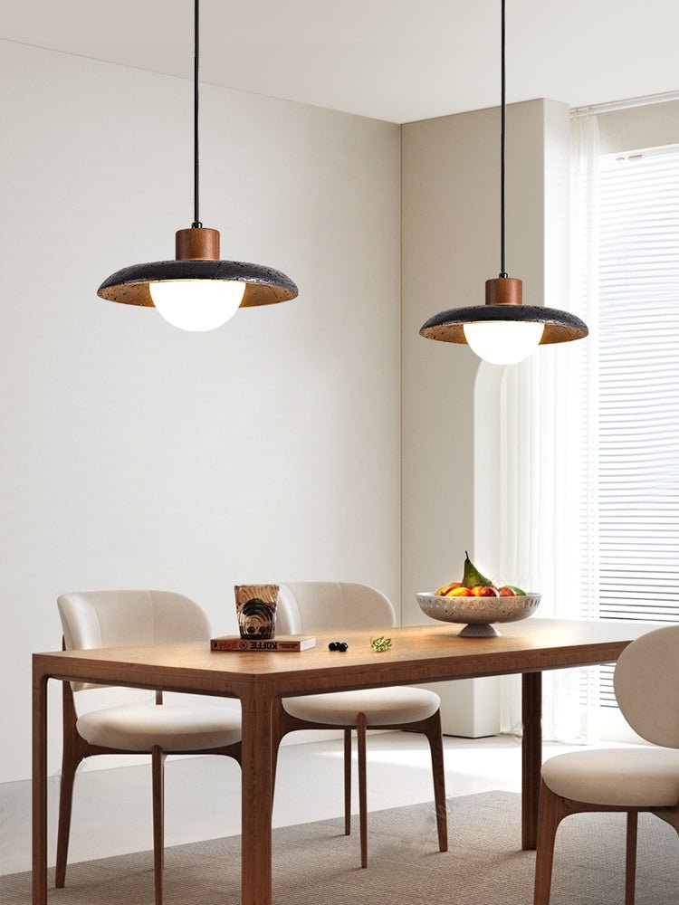 Suspension moderne Ewing en pierre Noir travertin et noyer
