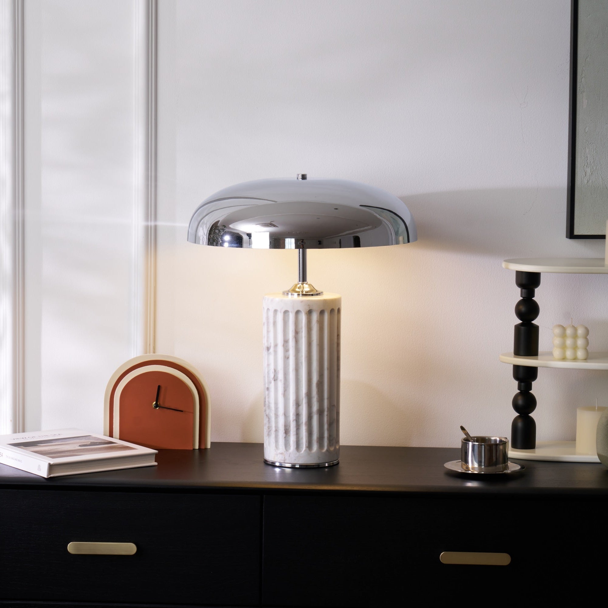 Lampe à poser moderne Wyatt en Marbre Blanc et chrome