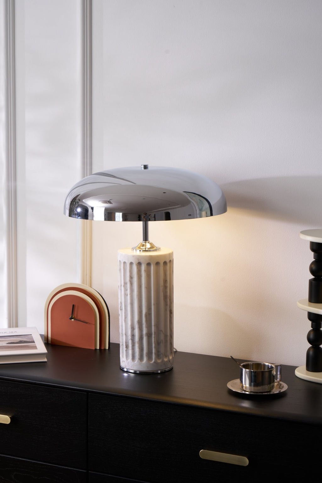 Lampe à poser moderne Wyatt en Marbre Blanc et chrome
