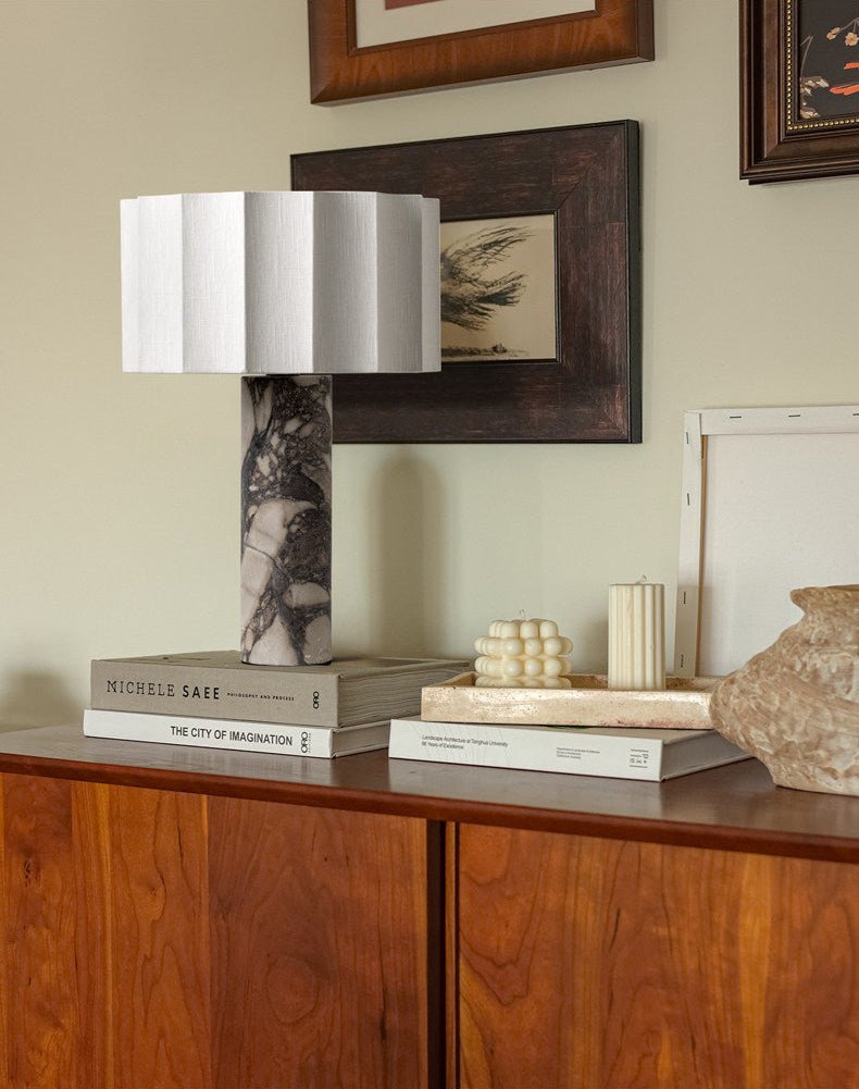 Lampe à poser moderne Asgrim en Marbre Bulgari violet et blanc