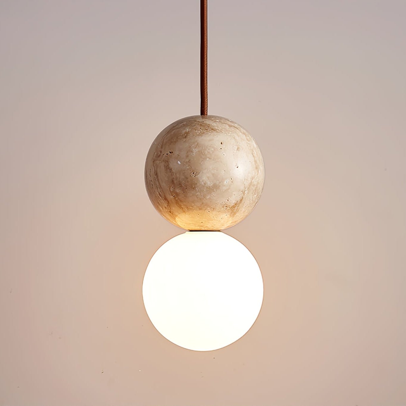 Suspension moderne Fridtjof en Travertin jaune et blanc
