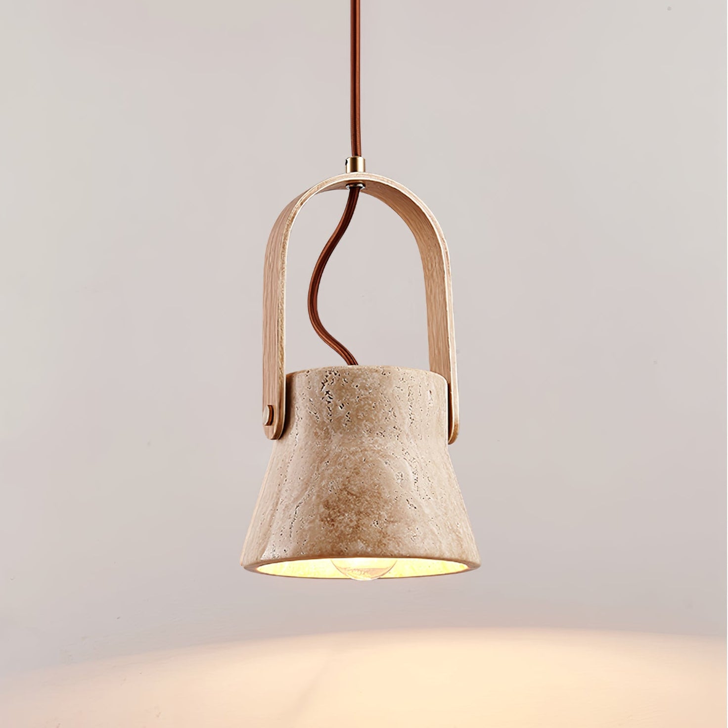 Suspension moderne Birk en Bois et travertin jaune