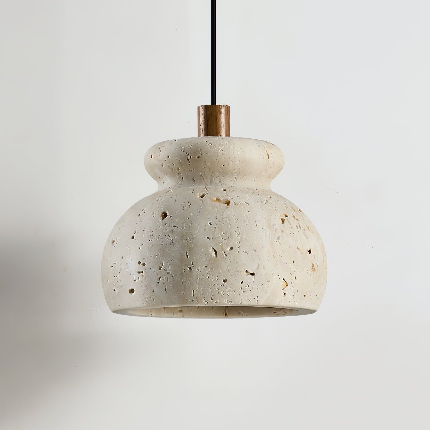 Suspension moderne Moorland en Travertin jaune