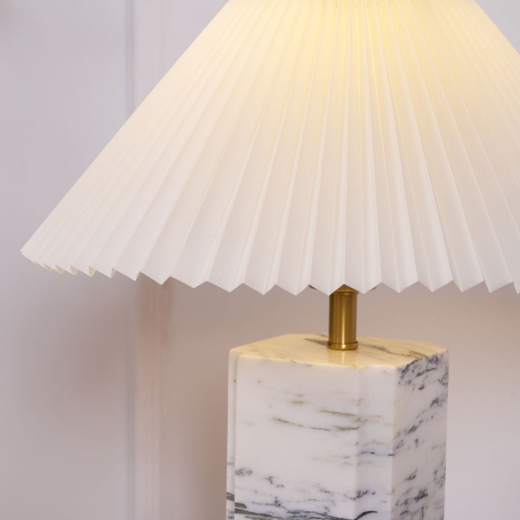 Lampe à poser moderne Devan en Blanc abat-jour et blanc marbre