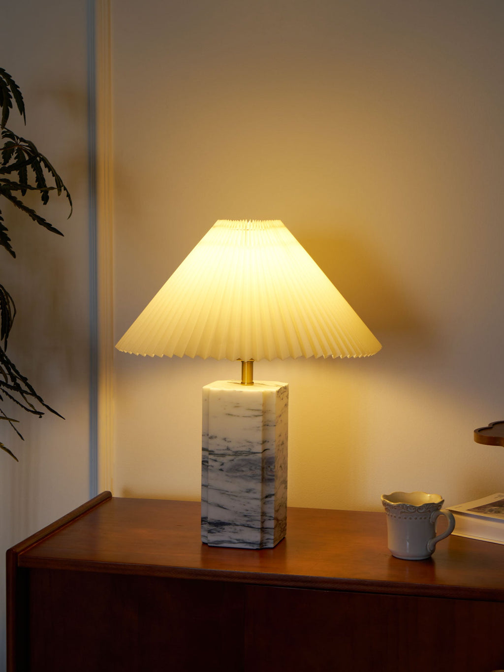 Lampe à poser moderne Devan en Blanc abat-jour et blanc marbre
