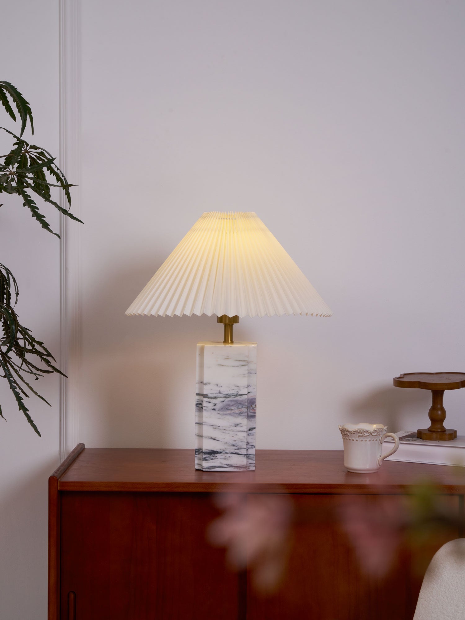 Lampe à poser moderne Devan en Blanc abat-jour et blanc marbre