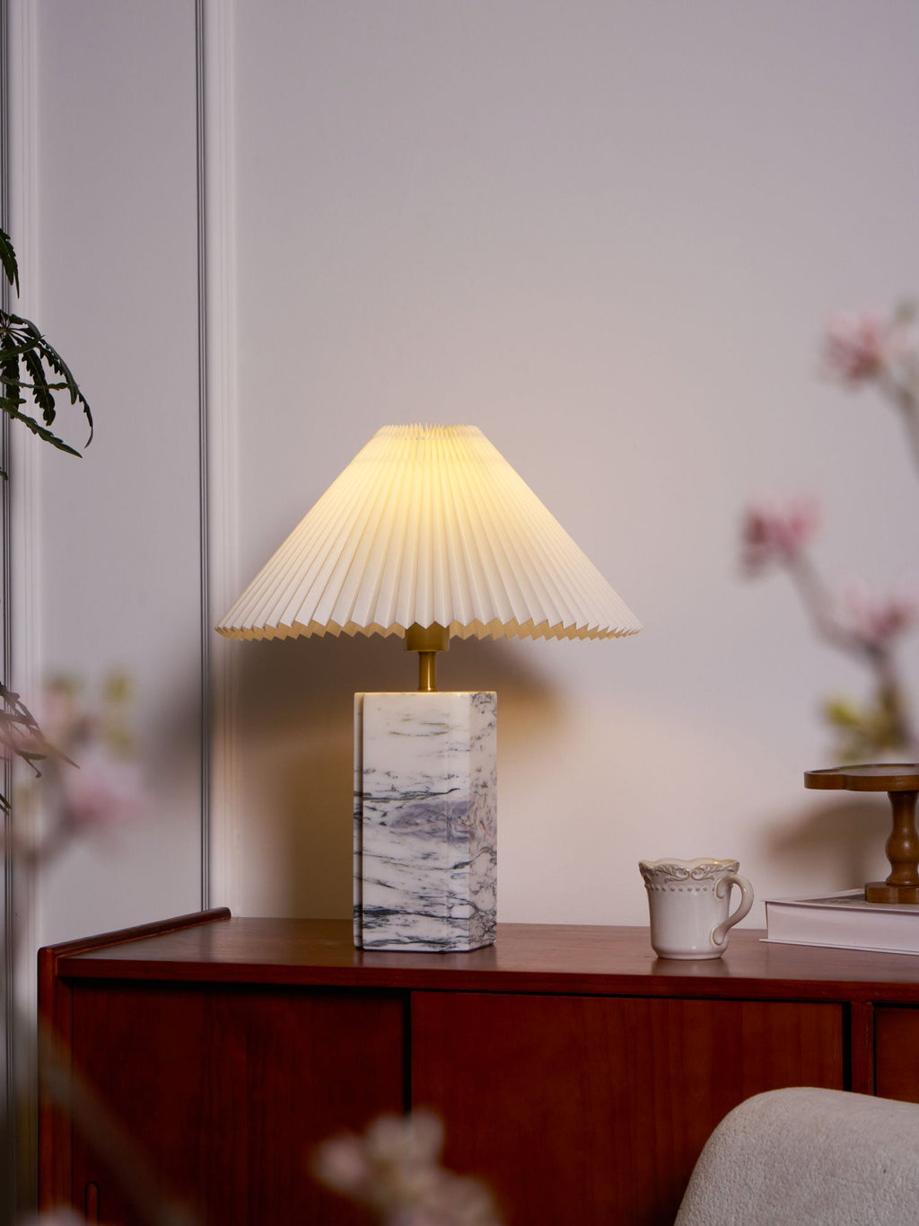 Lampe à poser moderne Devan en Blanc abat-jour et blanc marbre