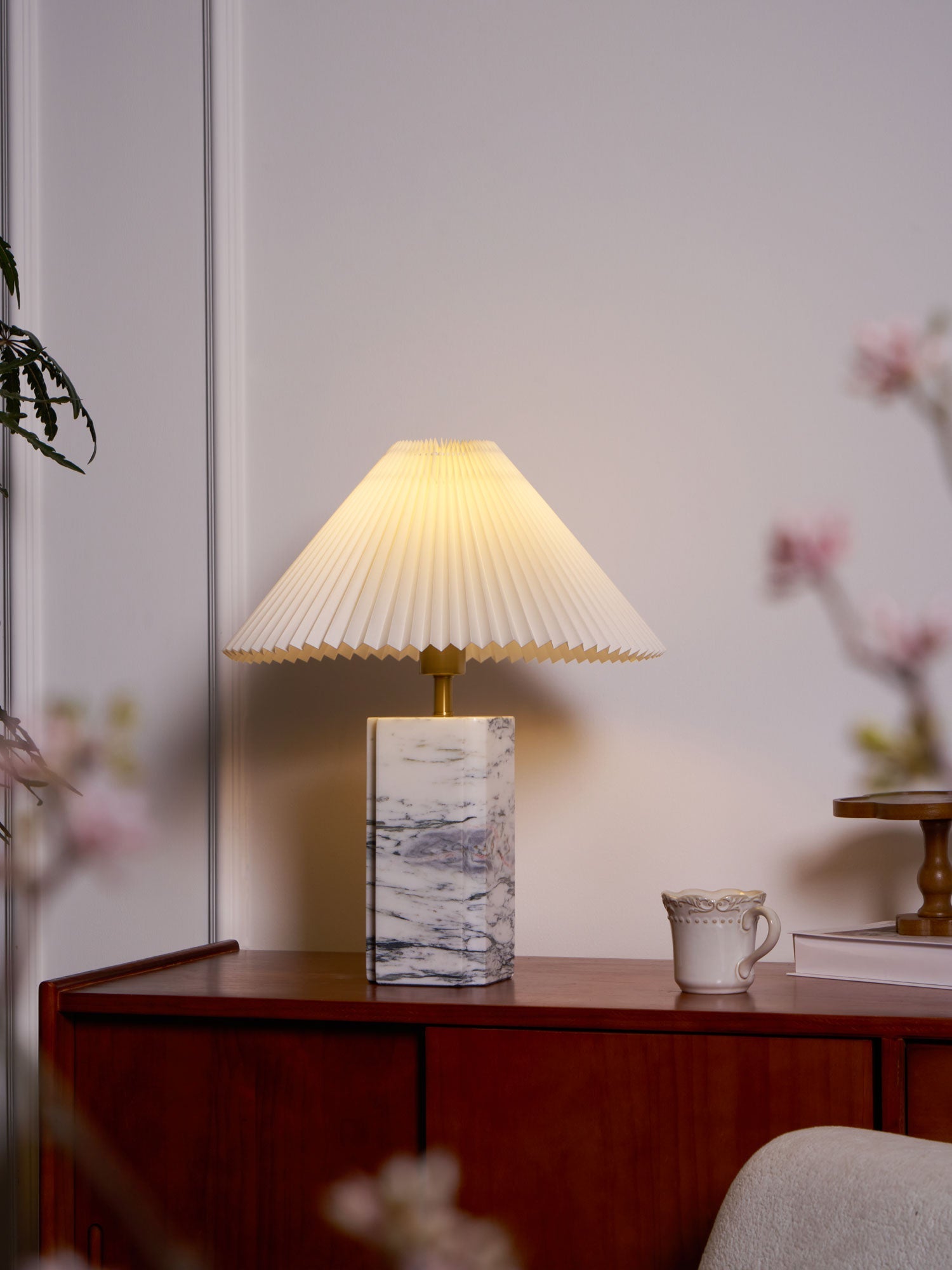 Lampe à poser moderne Devan en Blanc abat-jour et blanc marbre