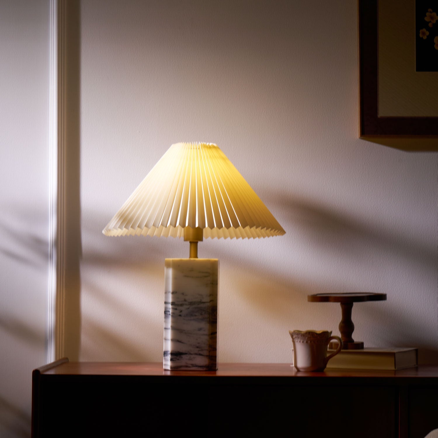Lampe à poser moderne Devan en Blanc abat-jour et blanc marbre
