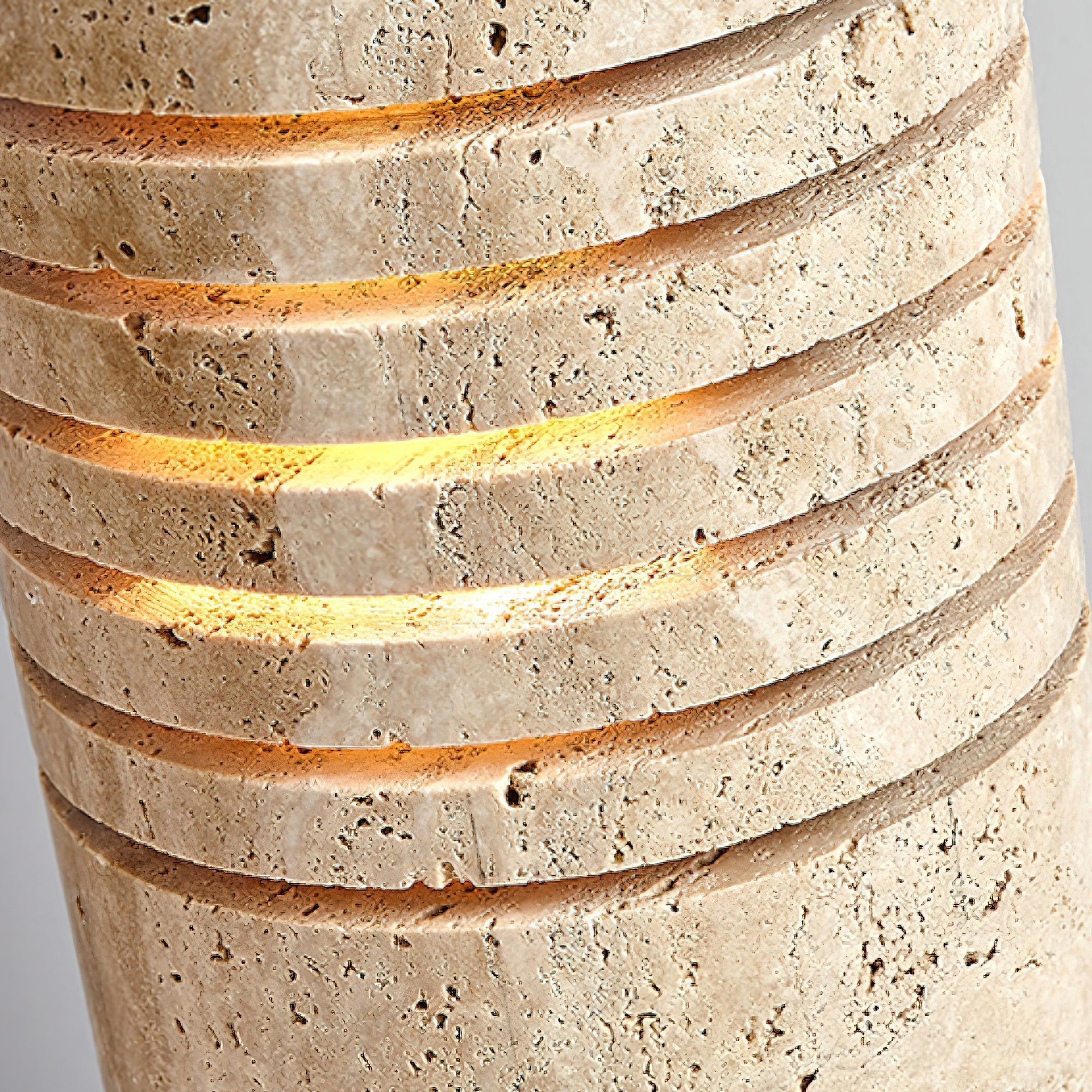 Lampadaire moderne Garth en pierre Travertin jaune