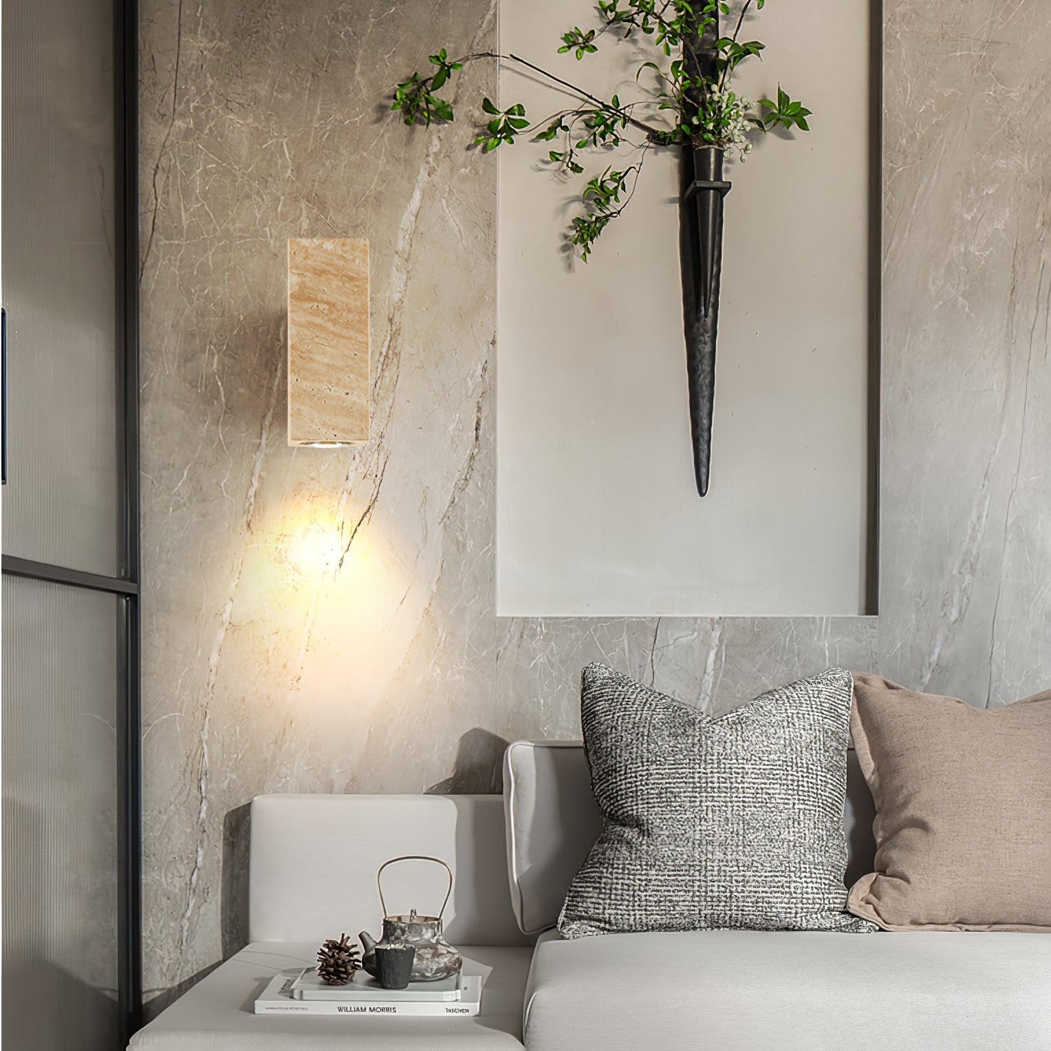 Applique murale moderne Gylfi en Noyer et travertin jaune