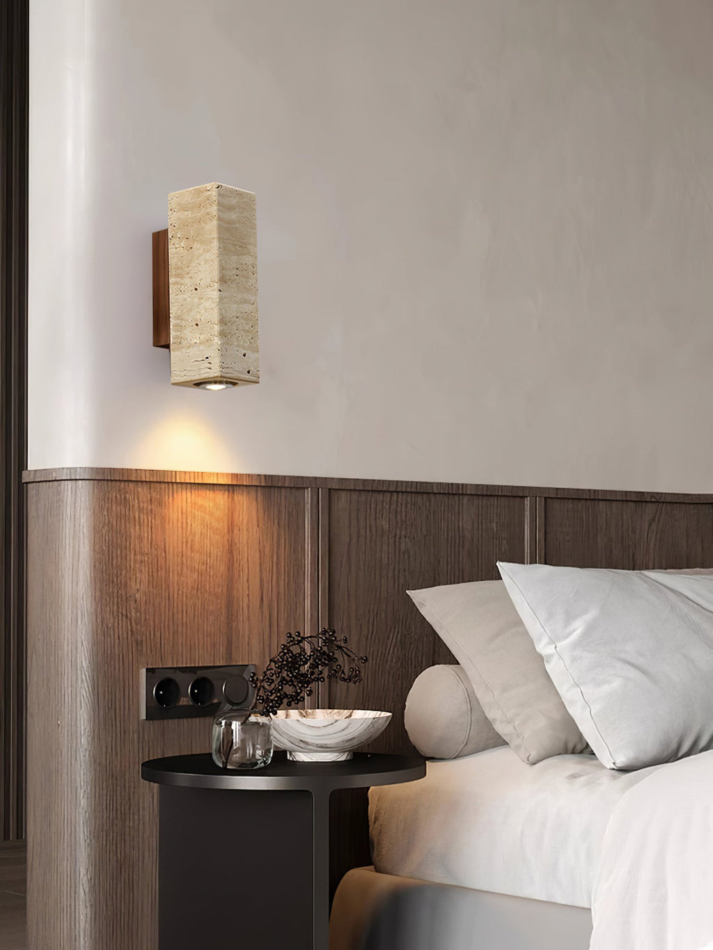 Applique murale moderne Gylfi en Noyer et travertin jaune