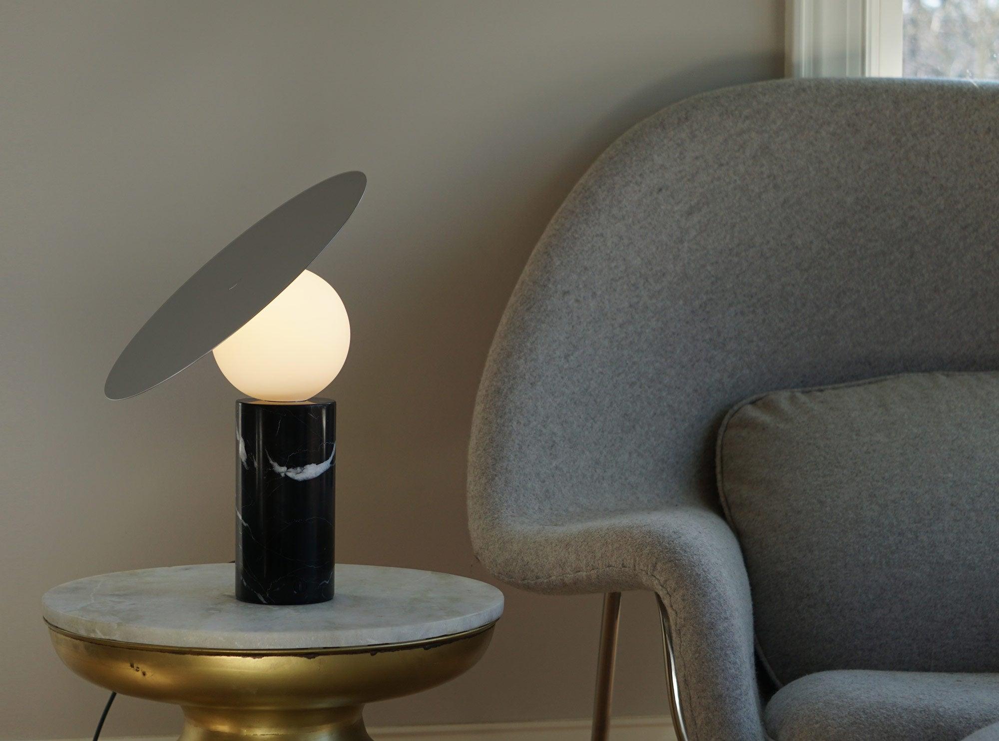Lampe à poser moderne Demond en Doré et noir marbre