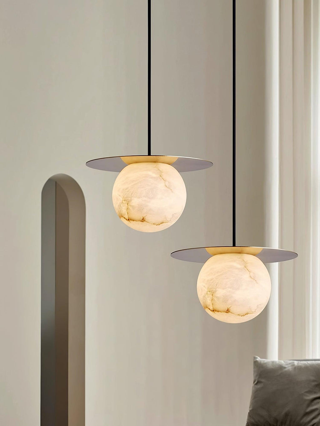 Suspension moderne Frithjof en Albâtre Laiton et blanc