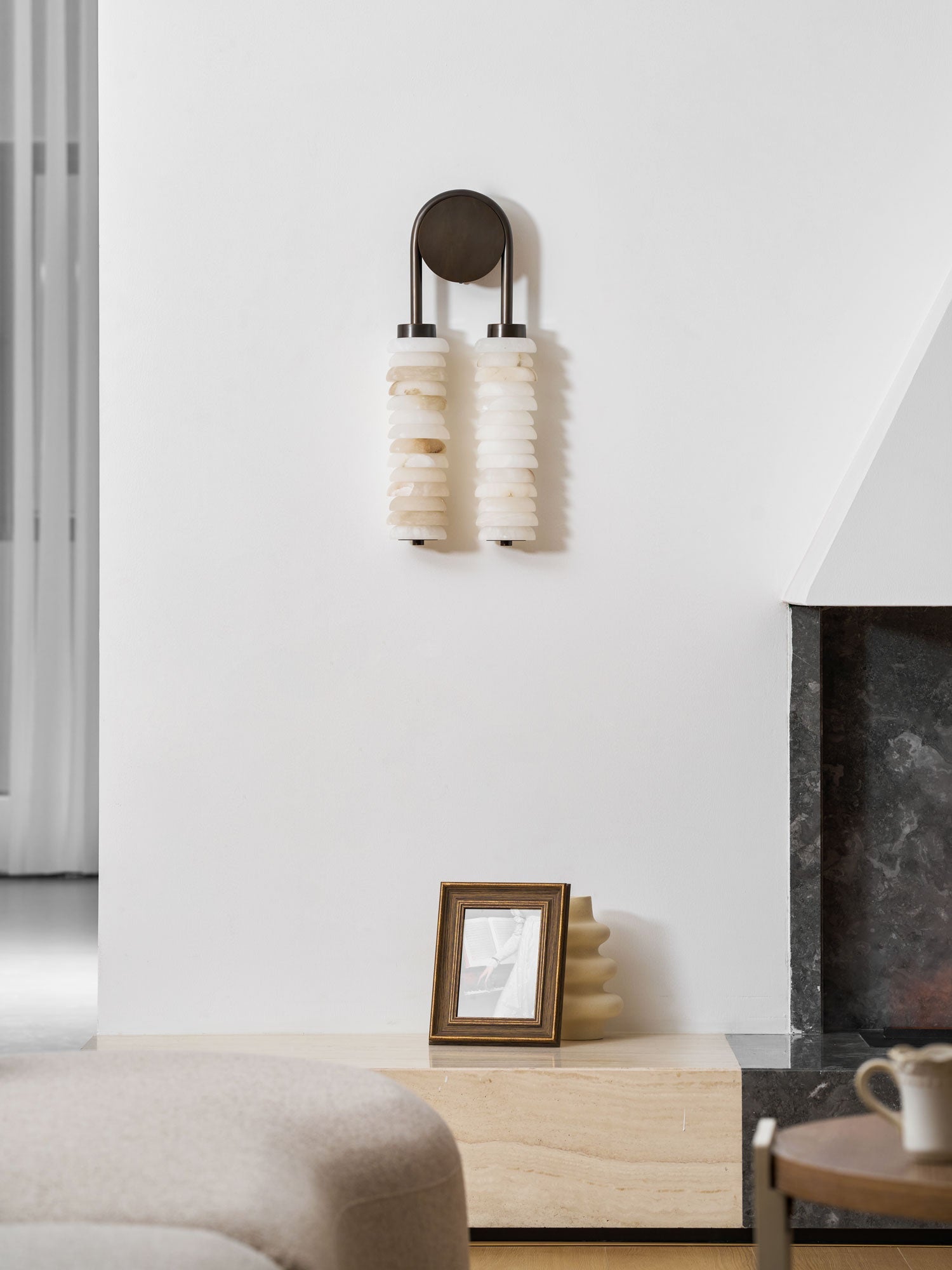 Applique murale moderne James en Albâtre Bronze et blanc