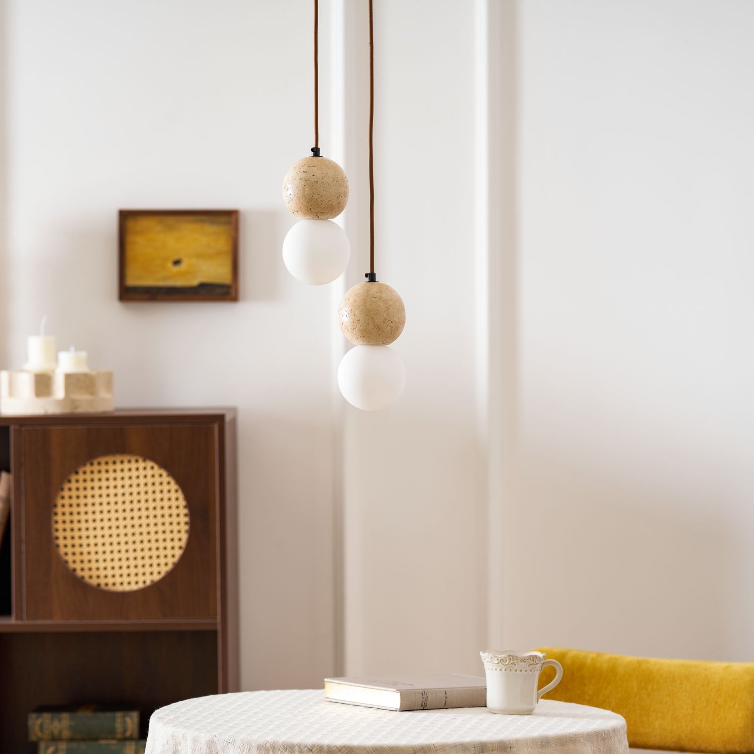 Suspension moderne Fridtjof en Travertin jaune et blanc