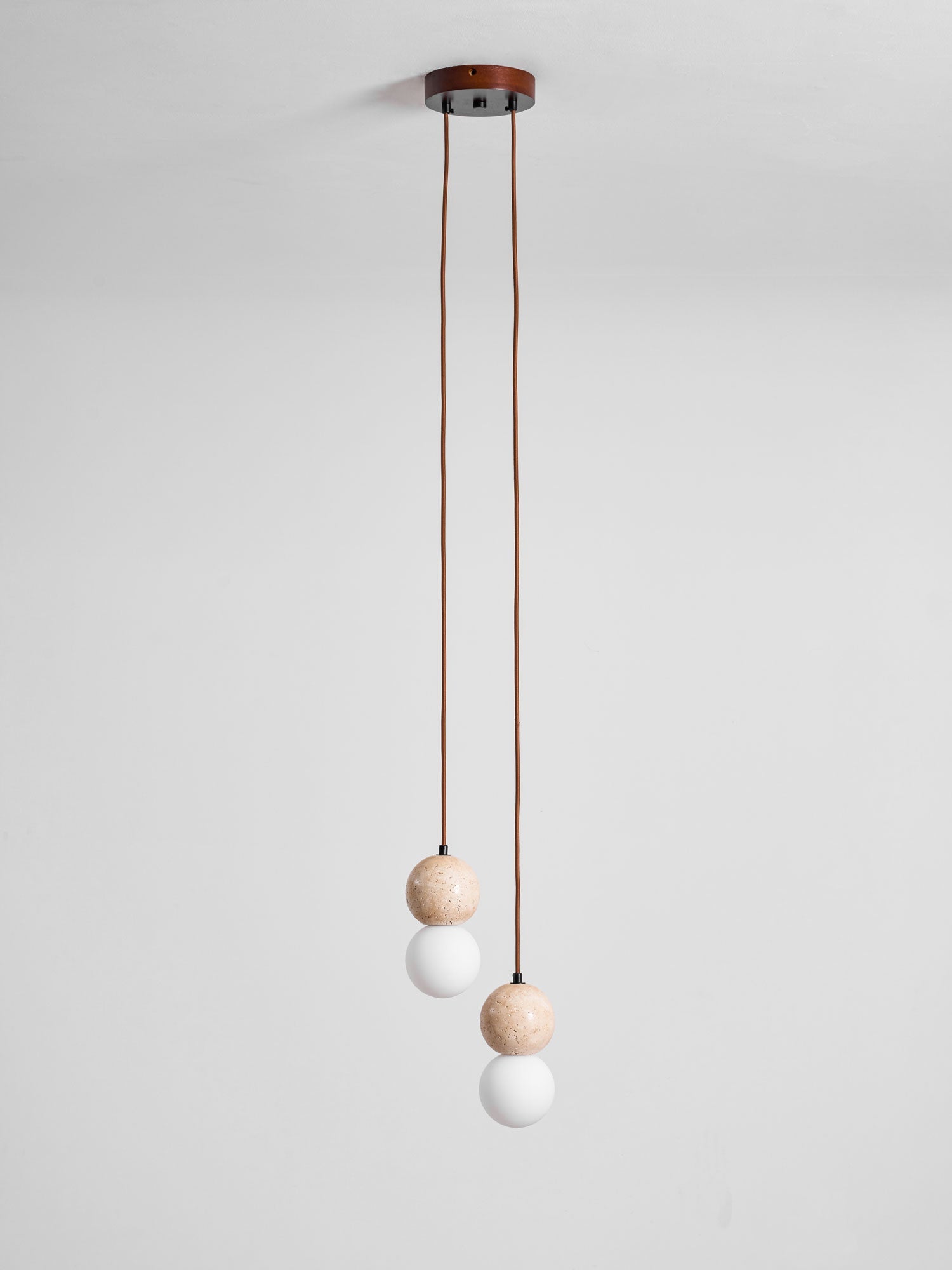 Suspension moderne Fridtjof en Travertin jaune et blanc