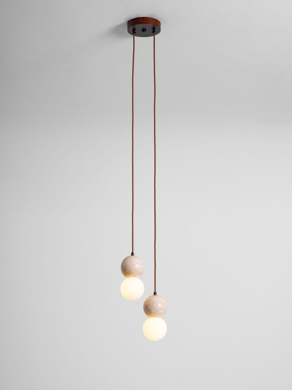 Suspension moderne Fridtjof en Travertin jaune et blanc