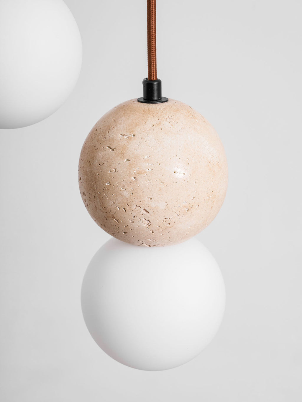 Suspension moderne Fridtjof en Travertin jaune et blanc