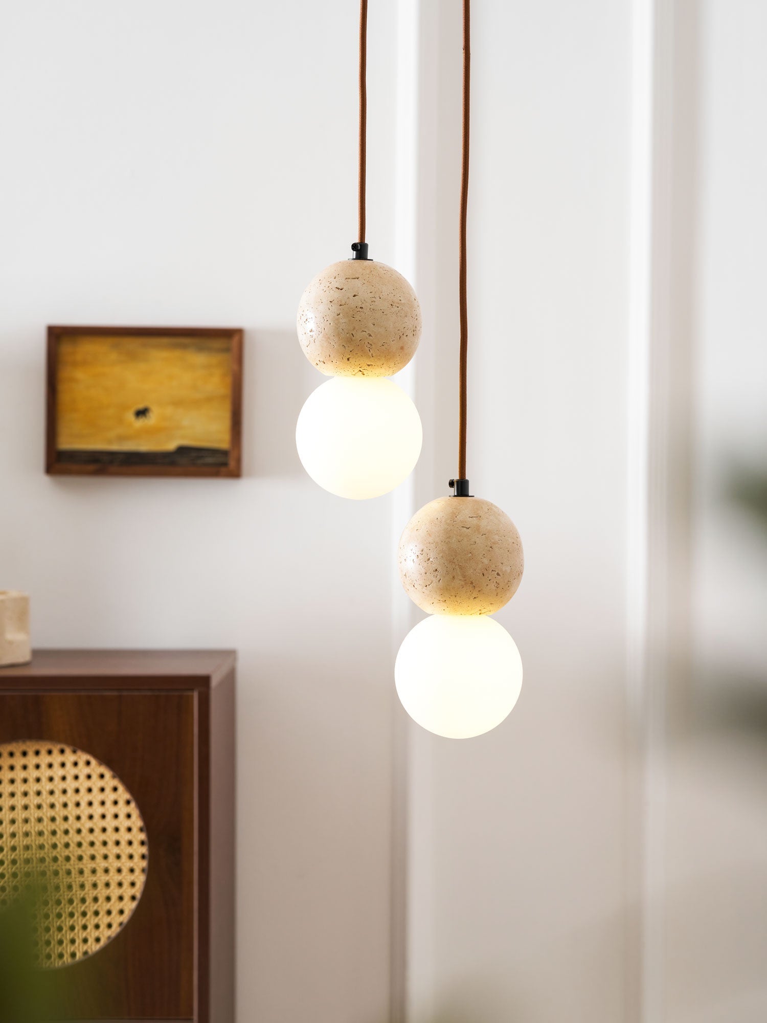 Suspension moderne Fridtjof en Travertin jaune et blanc