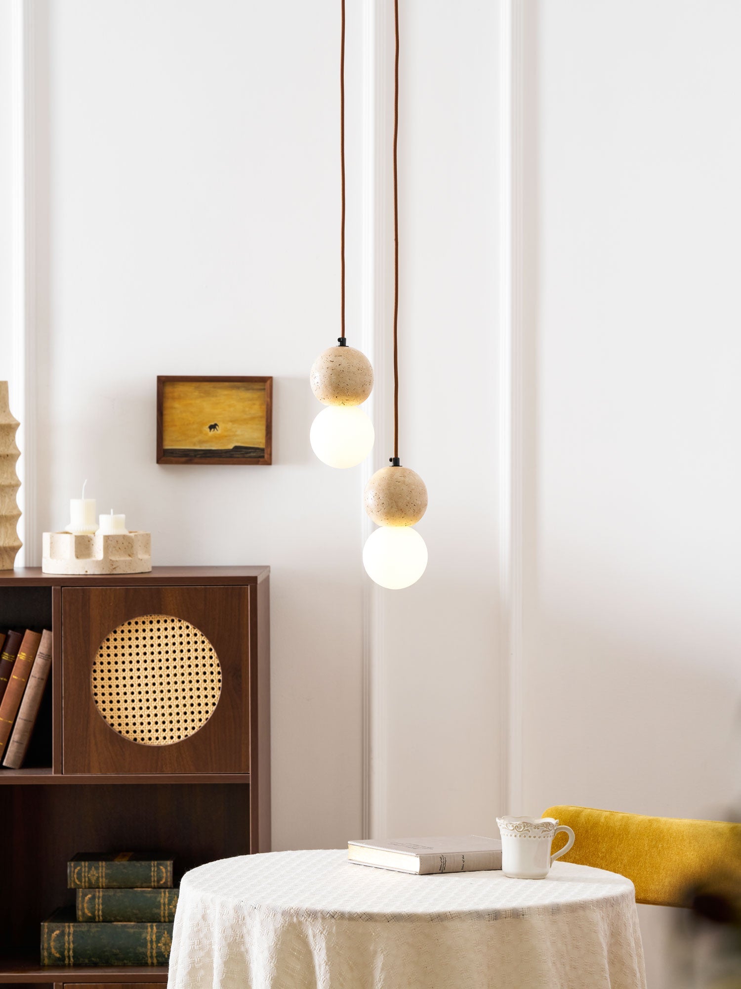 Suspension moderne Fridtjof en Travertin jaune et blanc