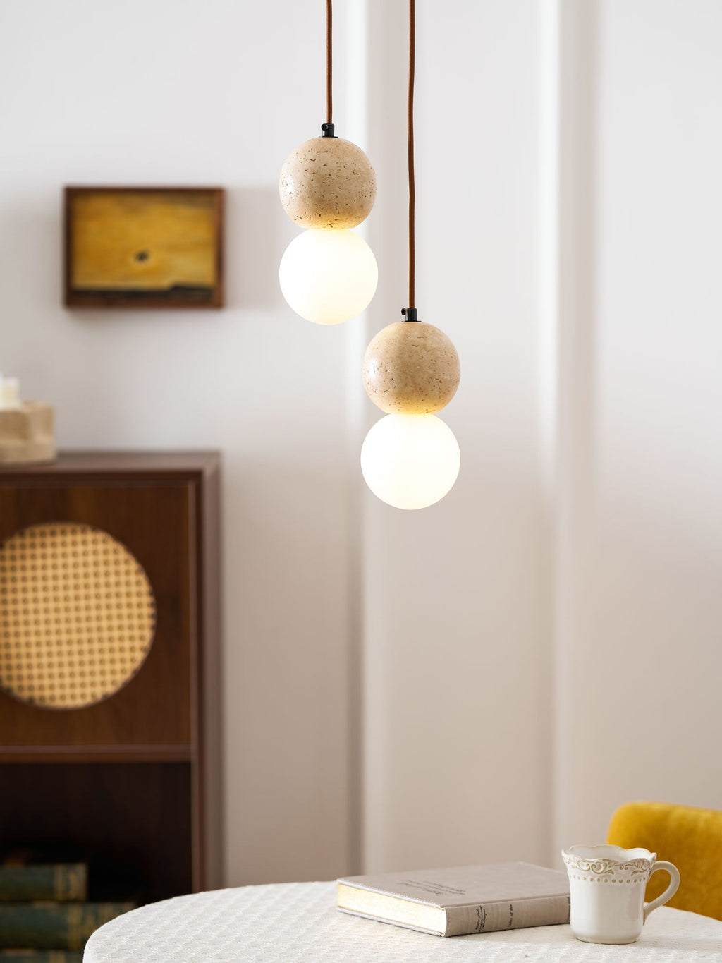 Suspension moderne Fridtjof en Travertin jaune et blanc