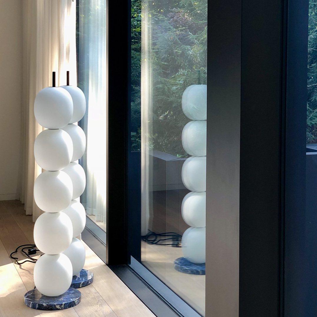 Lampadaire moderne Rodmar en Noir marbre Blanc