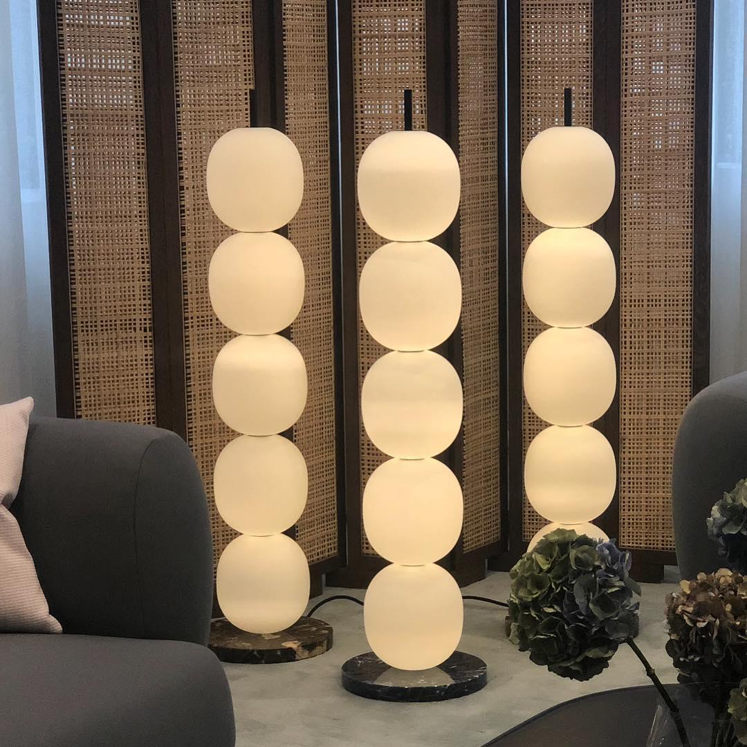 Lampadaire moderne Rodmar en Noir marbre Blanc