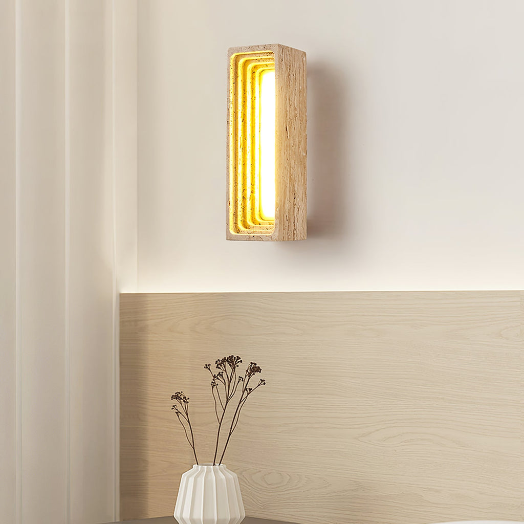 Applique murale moderne Brynn en Travertin jaune